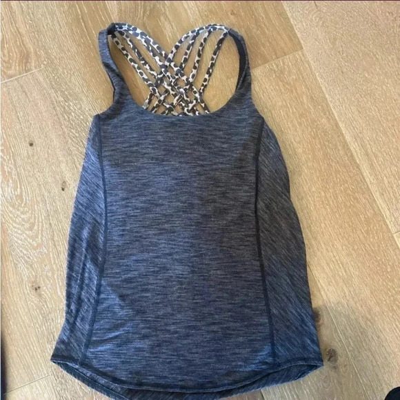 Lululemon Wild Tank Top Cheetah Print Criss Cross Back Size 4 Gray heathered - Picture 2 of 7